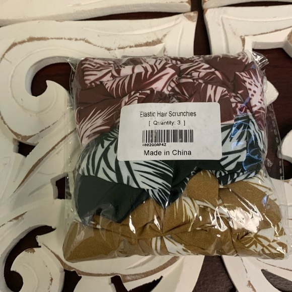 Bundle of 3 Oversized Elastic Scrunchies Burgundy, Black, Mustard Yellow NIB - Picture 4 of 8